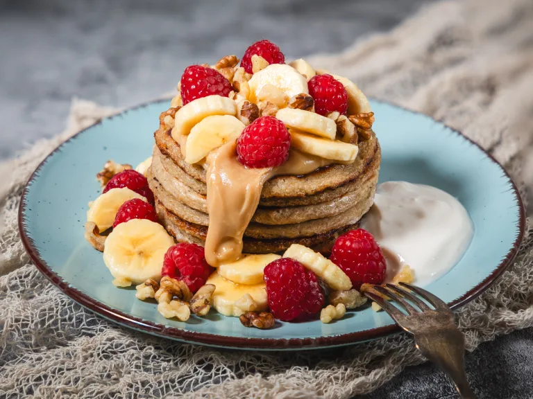 Vegane Bananen-Haferflocken-Pancakes