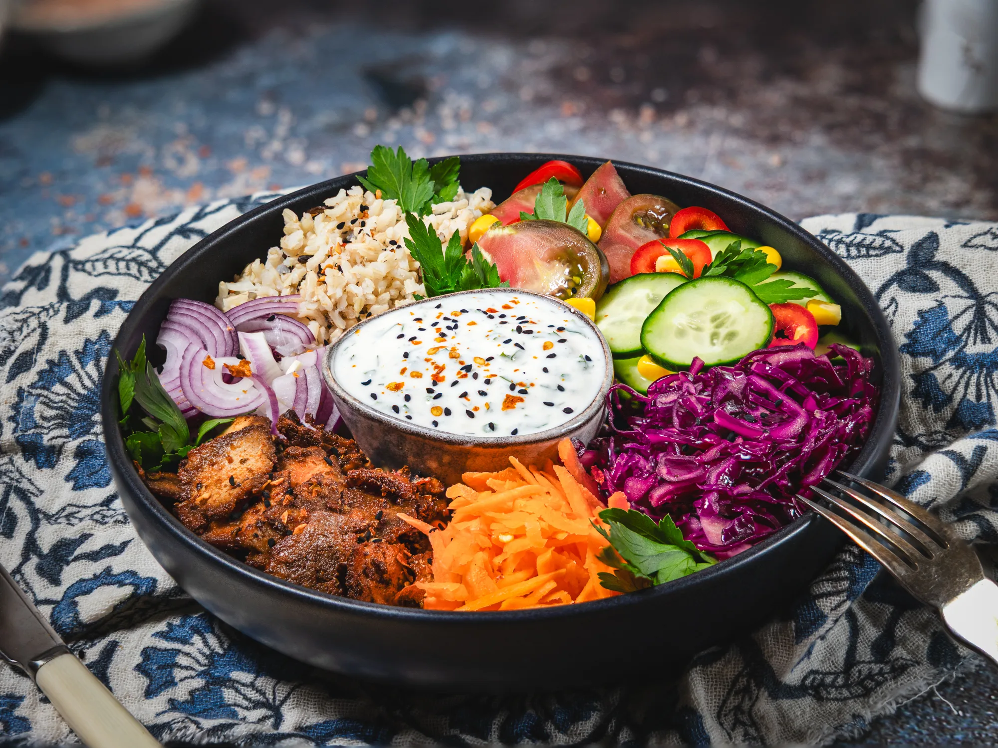 Vegane Döner Bowl mit Räuchertofu